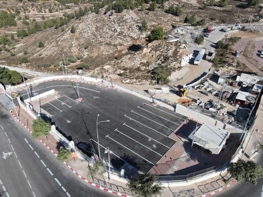 מסוף וחניון אצ"ג (רמות): מרכז תחבורה חכם וחדשני בלב שכונת רמות