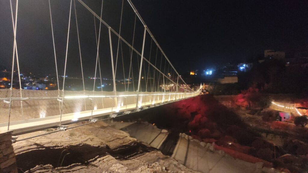 גשר הכבלים בגיא בן הינום: הישג הנדסי פורץ דרך בלב ירושלים